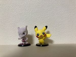 ポケモンフィギュア　　　　２個　　（ピカチュウ・ミュウツー）