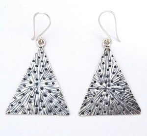 * Curren silver earrings * triangle * polka dot * stamp * long earrings * Curren group *karen silver[22tp01]