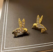 小鳥のピアス　ハチドリのピアス　ゴールド　鳥のピアス　HANAKO_画像2