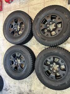 タコマ純正　ホイール　BLIZZAK DM-V3　スタッドレス　16×7JJ+30　265/70R16