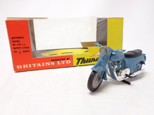 BRITAINS 9690 TRIUMPH THUNDERBIRD 650 cc ブリテン トライアンフ サンダーバード 650 cc （箱付）送料別