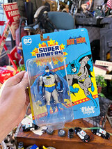 DCダイレクト　スーパーパワーズ　コミック版バットマン　4インチ　アクションフィギュア（クラシック・ディテクティブ）_画像7