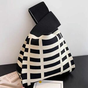格子 白黒 シンプル ポーチ バッグ クラッチバッグ 手持ちバッグ お弁当袋 女性 最新 可愛い ハンドバッグ 韓国 編みバッグ