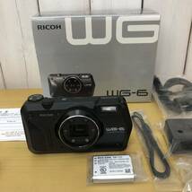 【送料無料・美品・即決】RICOH WG-6 （ブラック）+ バッテリー充電器 BJ-11_画像2