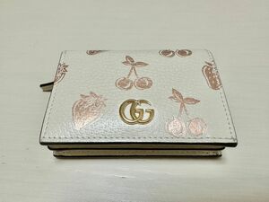 GUCCI GGマーモント カードケース ウォレット いちご,さくらんぼ柄