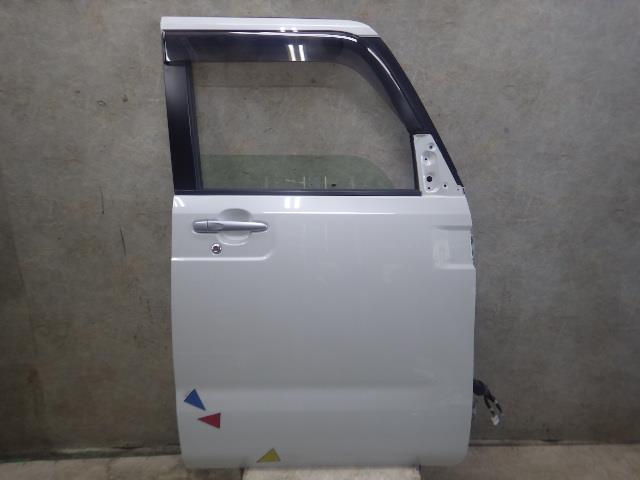 【KBT】ウェイク DBA-LA700S 右フロント ドア W24 67001-B2420 【インボイス対応店】