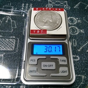 南アフリカ5シリング銀貨　5セント銀貨　硬貨　ザンビアペニー　チュニジア硬貨の６枚セット　です。