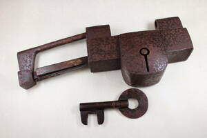 因幡錠　土蔵　鍵　錠前　蔵のカギ　重さ1.3ｋｇ　日本三大鍵