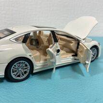 レクサス LEXUS LS500h ホワイト 1/32 ミニカー 電池3個プレゼント 送料無料_画像8