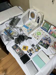 【任天堂まとめ】Nintendo DSlite３台　SP１台　wii ニンテンドー ゲーム機器　カセットセット