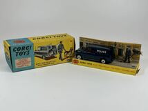 (s030) CORGI TOYS B.M.C. MINI POLICE VAN WITH TRACKER DOG 448 ミニカー コーギー 当時物_画像1