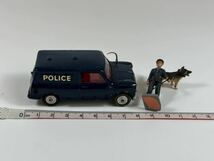 (s030) CORGI TOYS B.M.C. MINI POLICE VAN WITH TRACKER DOG 448 ミニカー コーギー 当時物_画像5