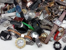 ジャンク 腕時計　まとめ売り　152点　RADO　LONGINES　WALTHAM　ガガミラノ　LUMINOX　YVES SAINT LAURENT　電池式　機械式　など_画像5
