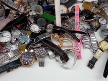 ジャンク 腕時計　まとめ売り　152点　RADO　LONGINES　WALTHAM　ガガミラノ　LUMINOX　YVES SAINT LAURENT　電池式　機械式　など_画像4