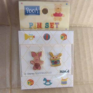  rare Disney Winnie The Pooh tweezers Piglet futoshi hand drum lanaPIN SETbachi badge pin z pin pin goods hard-to-find mascot 