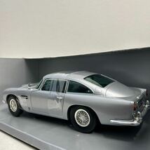 CHRONO 1/18 Aston Martin DB5 1963年 Bond Silver アストンマーティン アストンマーチン ボンドシルバー ミニカー モデルカー 007_画像9