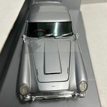 CHRONO 1/18 Aston Martin DB5 1963年 Bond Silver アストンマーティン アストンマーチン ボンドシルバー ミニカー モデルカー 007_画像8