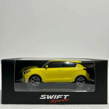 SUZUKI ディーラー特注 1/43 SWIFT Sport スズキ スイフトスポーツ ZC33S イエロー プルバック カラーサンプル ミニカー モデルカー_画像1