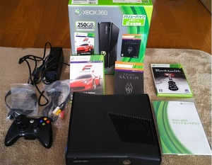 【中古品】Microsoft Xbox 360 250GB バリューパック【ゲーム2本同梱（ソフト＋シリアルコード）】＋ソフト1本　送料込