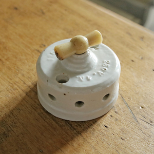 フランス アンティーク 陶器 スイッチ 1-C*/ランプ アトリエ 磁器 北欧 照明 カフェ イギリス レトロ 工業系 店舗 什器