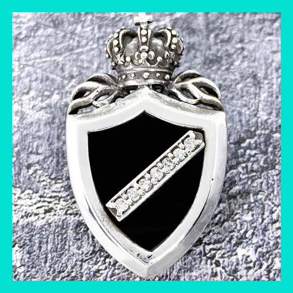 定価8.3万★GLAY JIRO着Justin Davis ダイヤモンド・オニキス装飾シールドネックレス「CROWN SHIELDペンダント」SPJ117 3