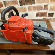 マキタ makita エンジンチェーンソー E2835N 日本製品　紐引けます 長期自宅保管品　動作未確認_画像7