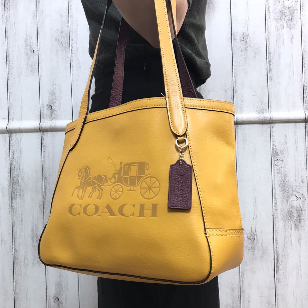 未使用級 COACH PVC ショルダーバッグ ホースアンドキャリッジ