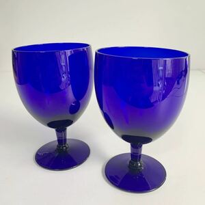  glass glass wine glass pair 2 piece set together blue blue tableware kitchen interior 