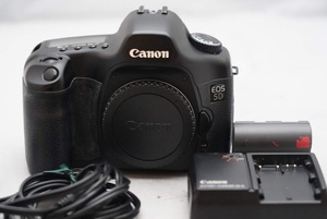 ☆実用品☆ キャノン イオス 5D ボディ　CANON EOS 5D Body 様々なシーンで大活躍する万能機　デジタル1眼レフカメラ　お見逃しなく