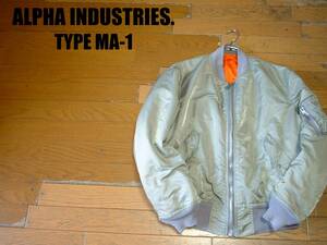 ALPHA INDUSTRIES.シルバーMA-1フライトジャケットM正規アルファMA1米国製MADE IN USAエアフォースU.S.AIR FORCE中綿ブルゾン