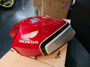 超希少 CBX400F 純正ガソリンタンク 1型 外装 当時物 赤白カラー 刻印あり。倉庫保管品