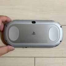 SONY PSVITA PCH-2000 ZA25 1GB 本体 wifiモデル 動作品 初期化 ソニー ピーエス ビータ ヴィータ プレイステーション プレステ 送料無料_画像3