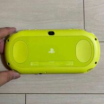 SONY PSVITA PCH-2000 ZA13 1GB 本体 wifiモデル 動作品 初期化 ソニー ピーエス ビータ ヴィータ プレイステーション プレステ 送料無料_画像3