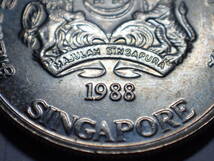 シンガポール共和国 TYPE1：上向きリボン 20セント(0.2 SGD)ニッケル銅貨 1988年 解説付き 147_画像3