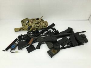 K18-660-1116-072【ジャンク】エアガン 2丁(M1911/AR-15)+武器アタッチメントや装備品など ミリタリー系 まとめ売り ※18歳以上対象