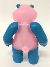 K11-627-059●【美品/送料無料】MAD PANDA(マッドパンダ)ソフトビニールフィギュア ソフビ Limited Pink GID HARIKEN 15+ 紙袋/カード付き_画像3