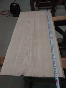 栗　くり　両耳付き　No.1127-A　無垢　乾燥材　板（長さ670㎜ｘ幅330～380㎜ｘ厚み33～35㎜）1枚　木材　DIY　棚板　小物作りに