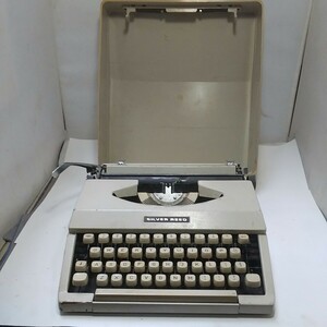  typewriter SILVER REED [311]