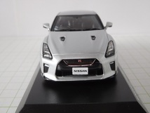 ◎京商1/43 日産 GT-R 2017 (R35) アルティメイトメタルシルバー_画像4