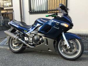 綺麗な車両と思います。人気カラー平成１８年式 ZZR４００-Ⅱ 車検令和６年６月迄、 自賠責保険、重量税、年税等コミコミ価格です。