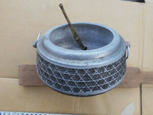 古民家解体出物　真鍮　煙管　と　煙草盆　キセル　灰皿