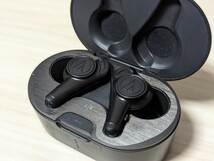 Audio technica ath ckr70 tw bk 中古品 オーディオテクニカ 完全ワイヤレスイヤホン ノイズキャンセリング_画像3