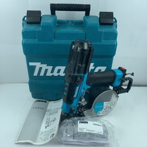 κκ MAKITA マキタ 41ｍｍ　高圧エアビス打ち機　エアタッカ 　ケース付 AR411HR ブルー やや傷や汚れあり