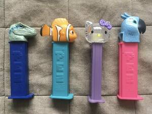 PEZ ペッツ 4個セット　ペッツ　キティ　ニモ　恐竜　オウム　ペッツ　コレクション　レトロ　アンティーク