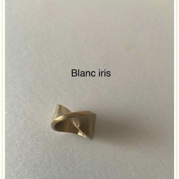 ブランイリス　Blanc iris マット　ゴールド　ねじり　リング　指輪