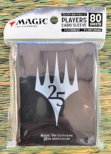 新品未開封 マジックザギャザリング プレイヤーズカードスリーブ 25周年マーク エンスカイ MTG