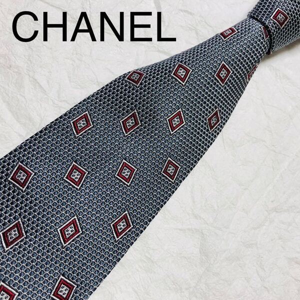 ■美品■CHANEL シャネル ネクタイ 菱形のカード ウロコ シルク100% イタリア製 ホワイト×ブラック×レッド