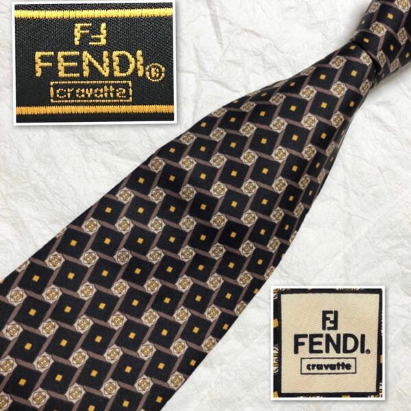■美品■FENDI フェンディ　ネクタイ　スクエア　FF柄　総柄　シルク100% イタリア製　ブラック×ブラウン