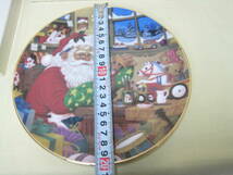 【T106】未使用　Noritakeノリタケ クリスマス プレート　サンタクロース　2000年　直径約20㎝　三越　MITSUKOSHI _画像9