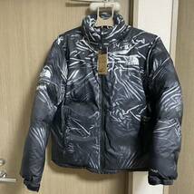 Supreme The North Face Trompe Loeil Printed Nuptse Jacket ヌプシ　Lサイズ　シュプリーム ノースフェイス 新品　未使用_画像1